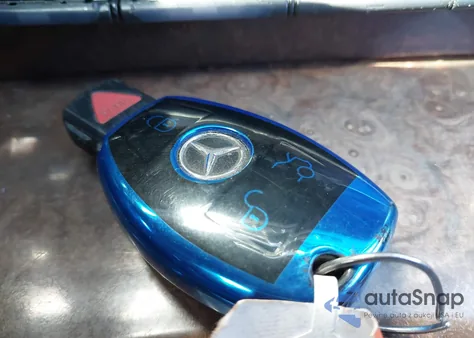 2013 Mercedes-Benz E 350 z USA, uszkodzony, nr VIN WDDHF5KB0DA742160